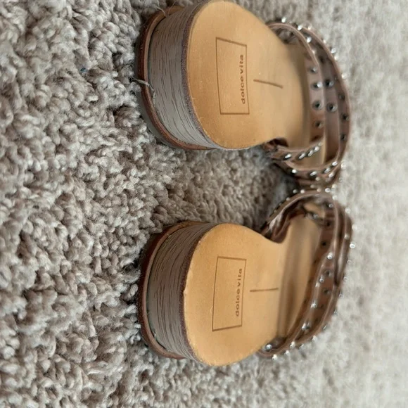 Dolce Vita Tan Studded Women's Sandals size 8.5 - Picture 3 of 7